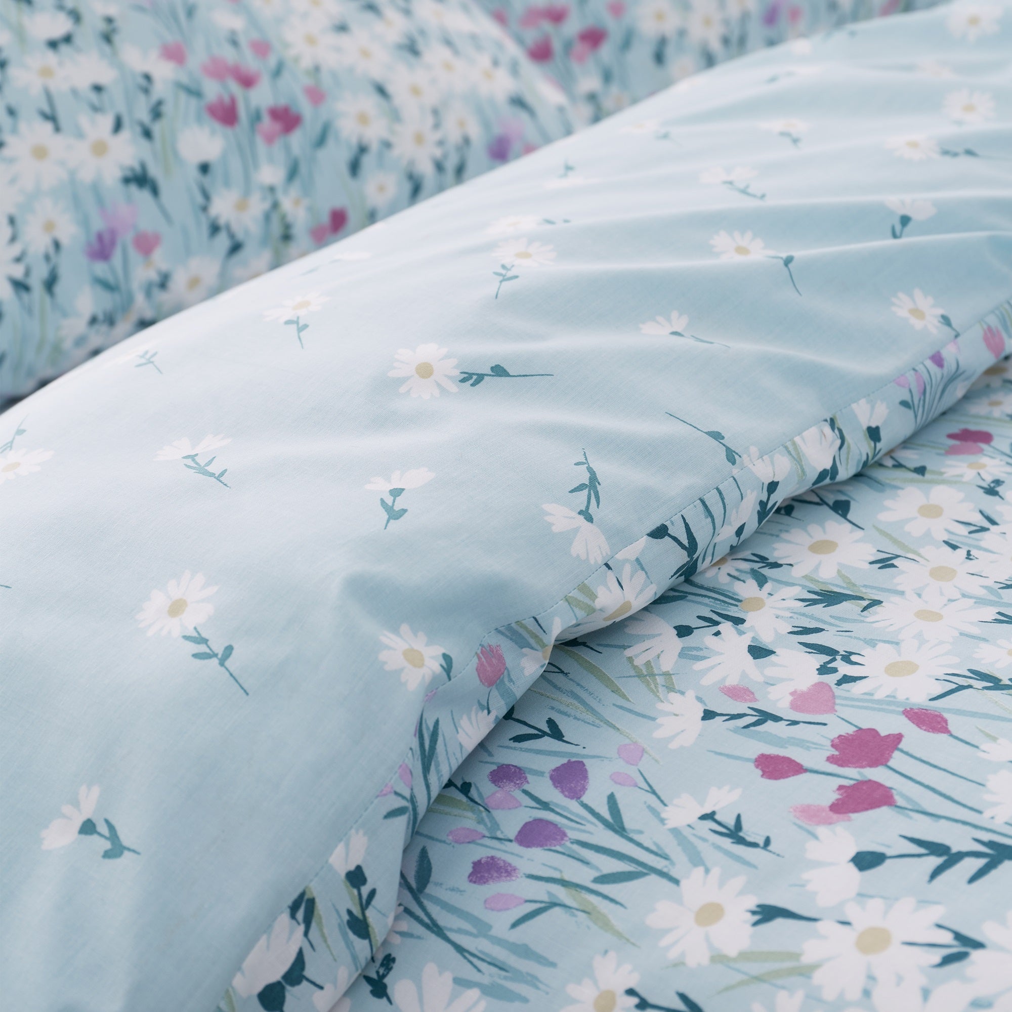 Daisy Meadow Duvet Set