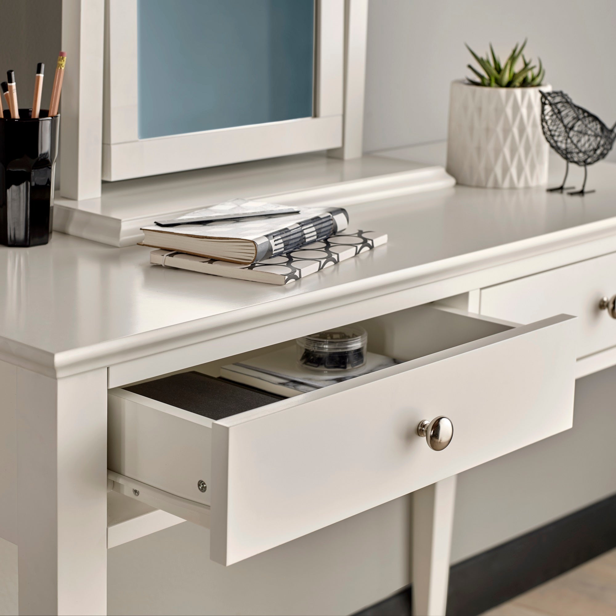 Ashby White Dressing Table (Set)