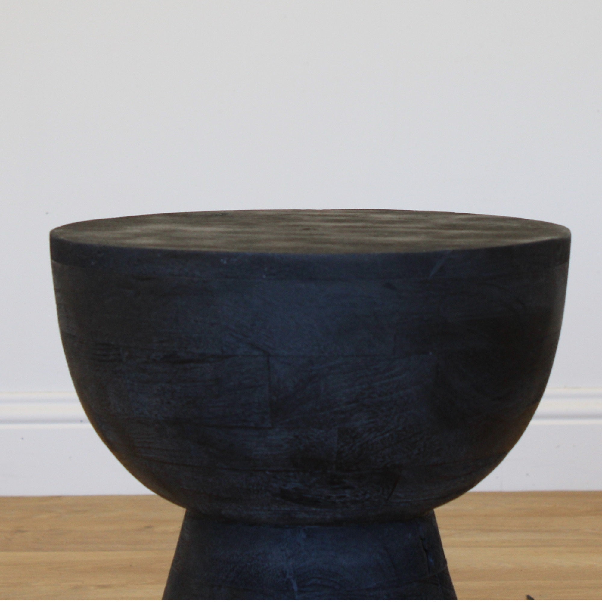 Roman Black Wooden End Table