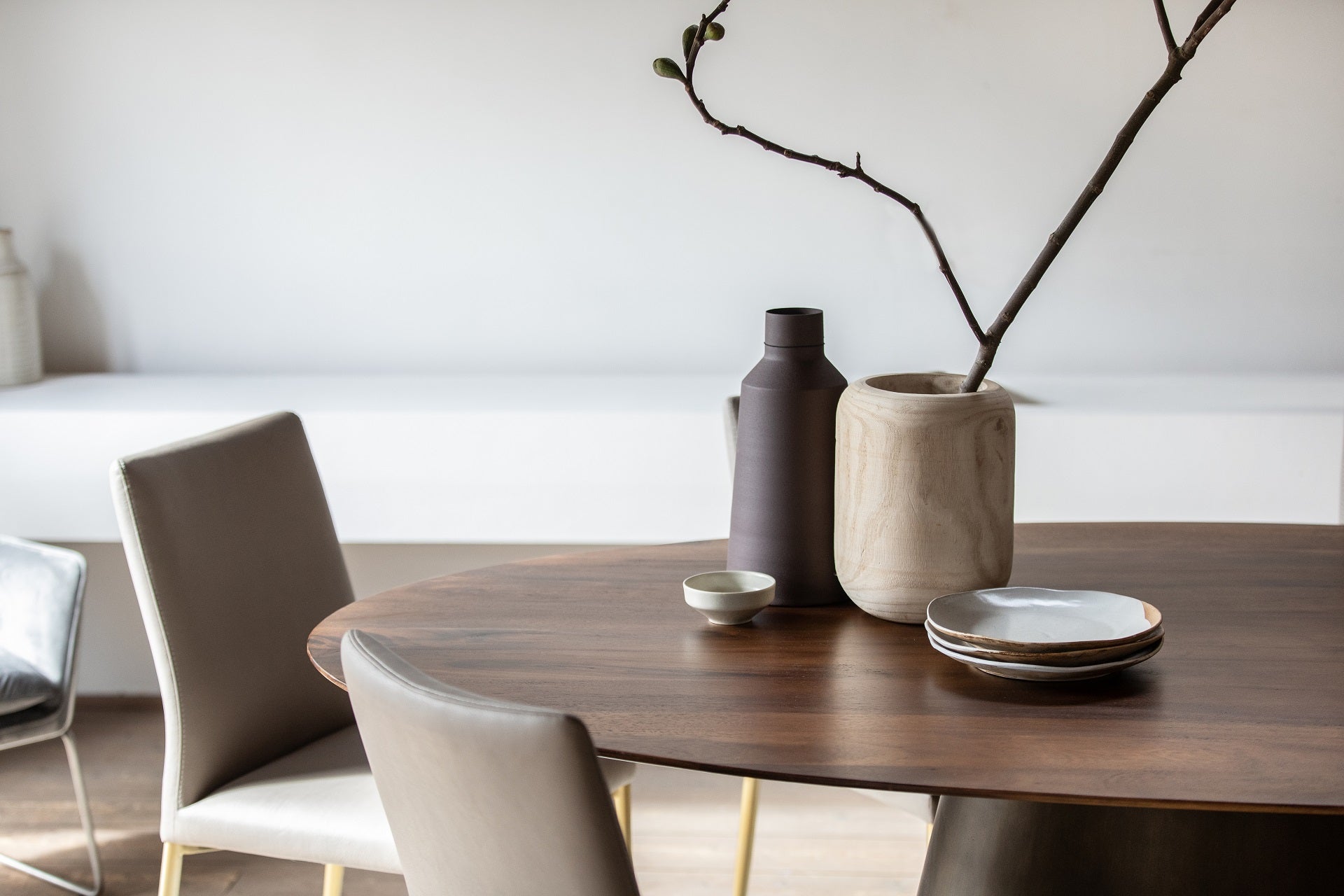 Jakarta Oval Dining Table