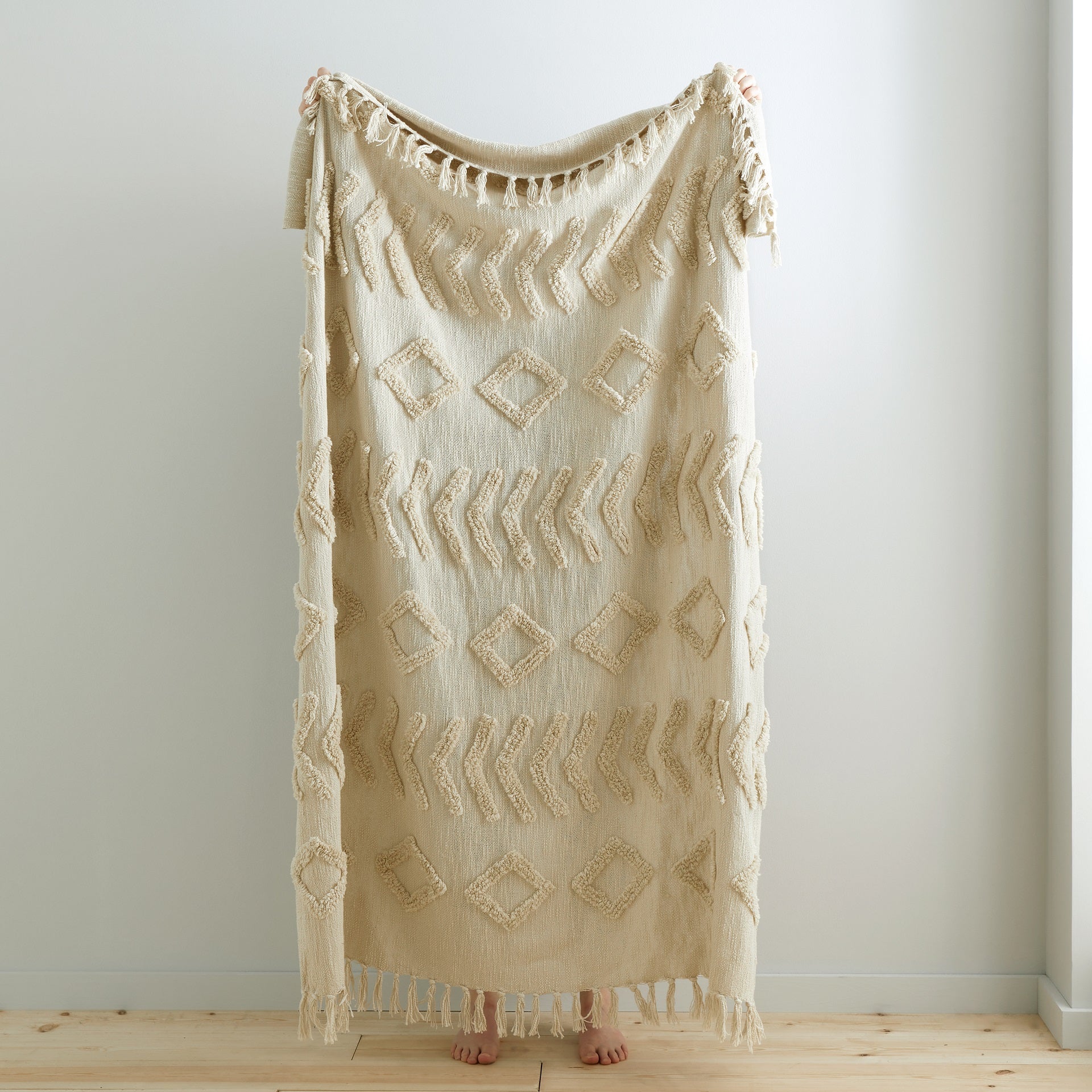 Kabeli Tufted Ecru Throw 130x170