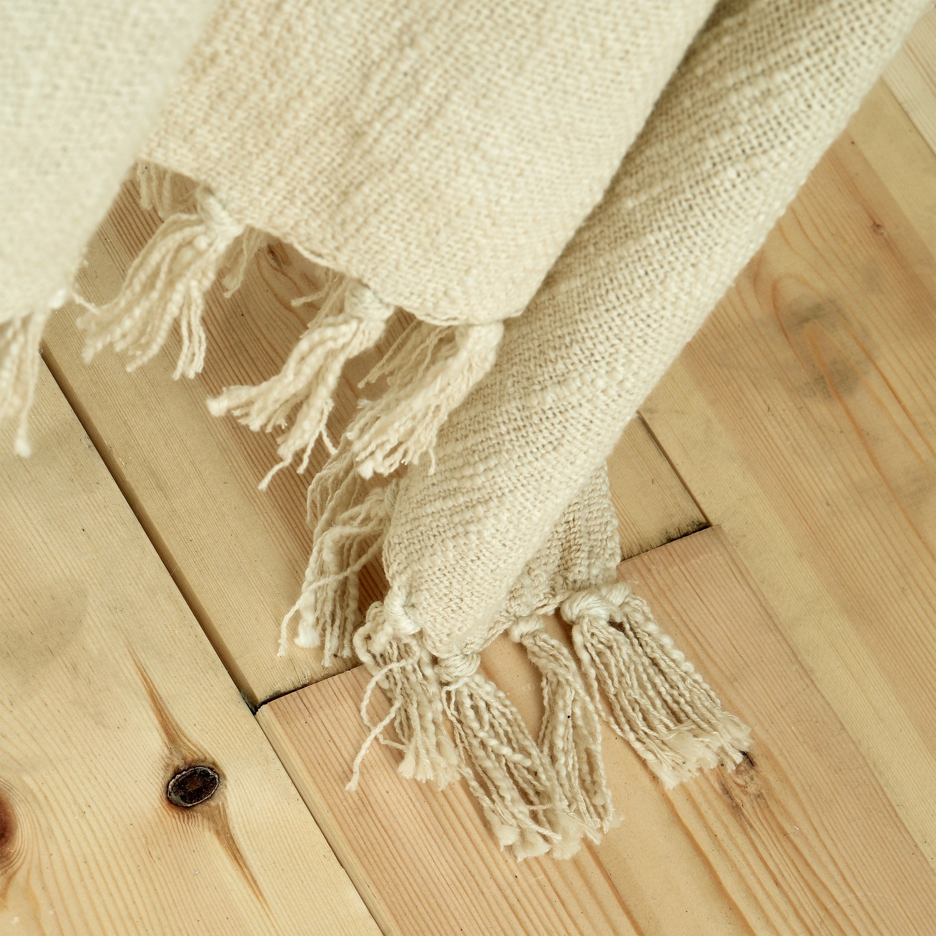 Kabeli Tufted Ecru Throw 130x170