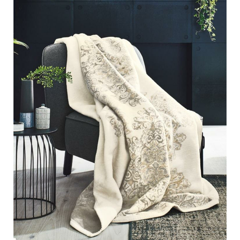 Classic Ivory Print Throw