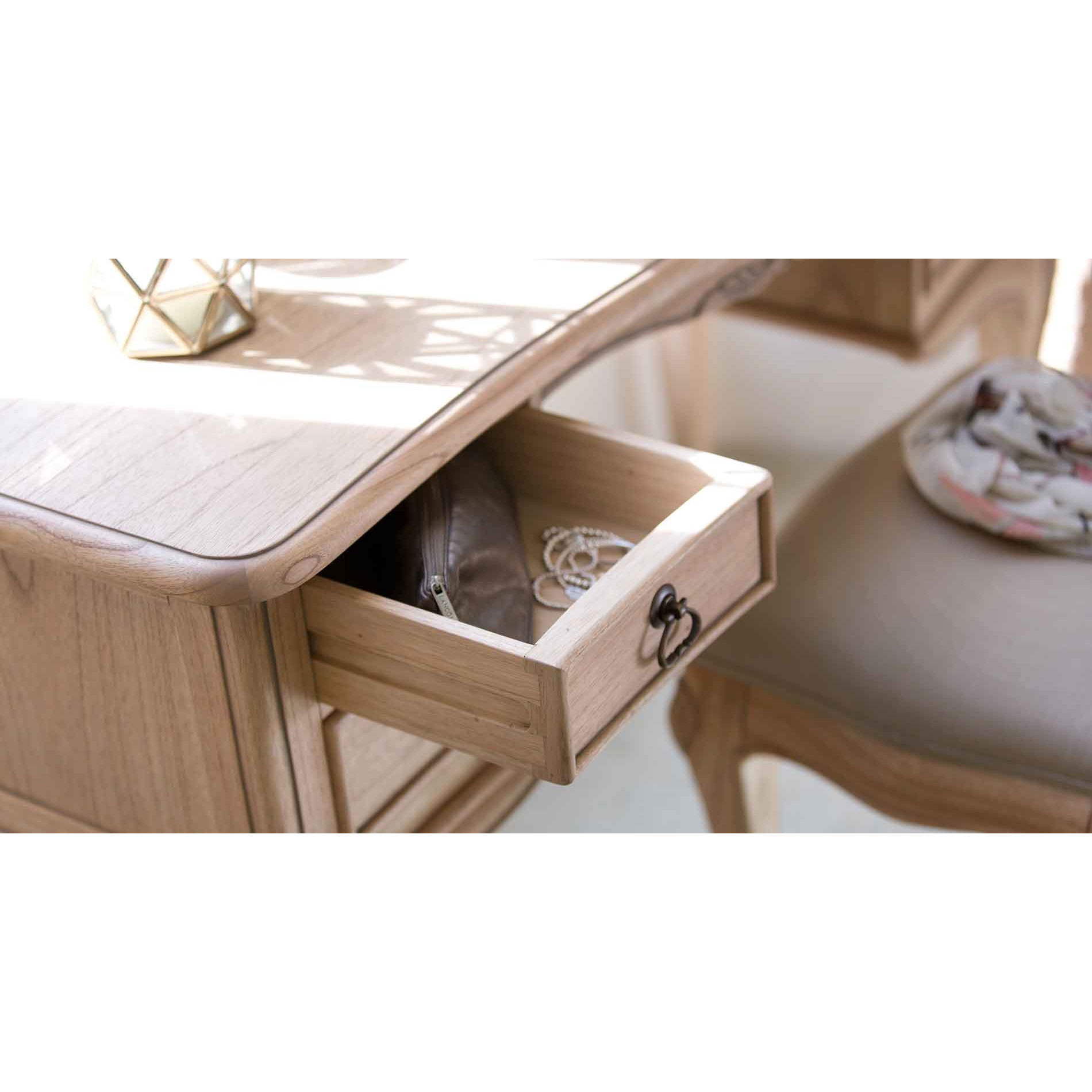 french style dressing table