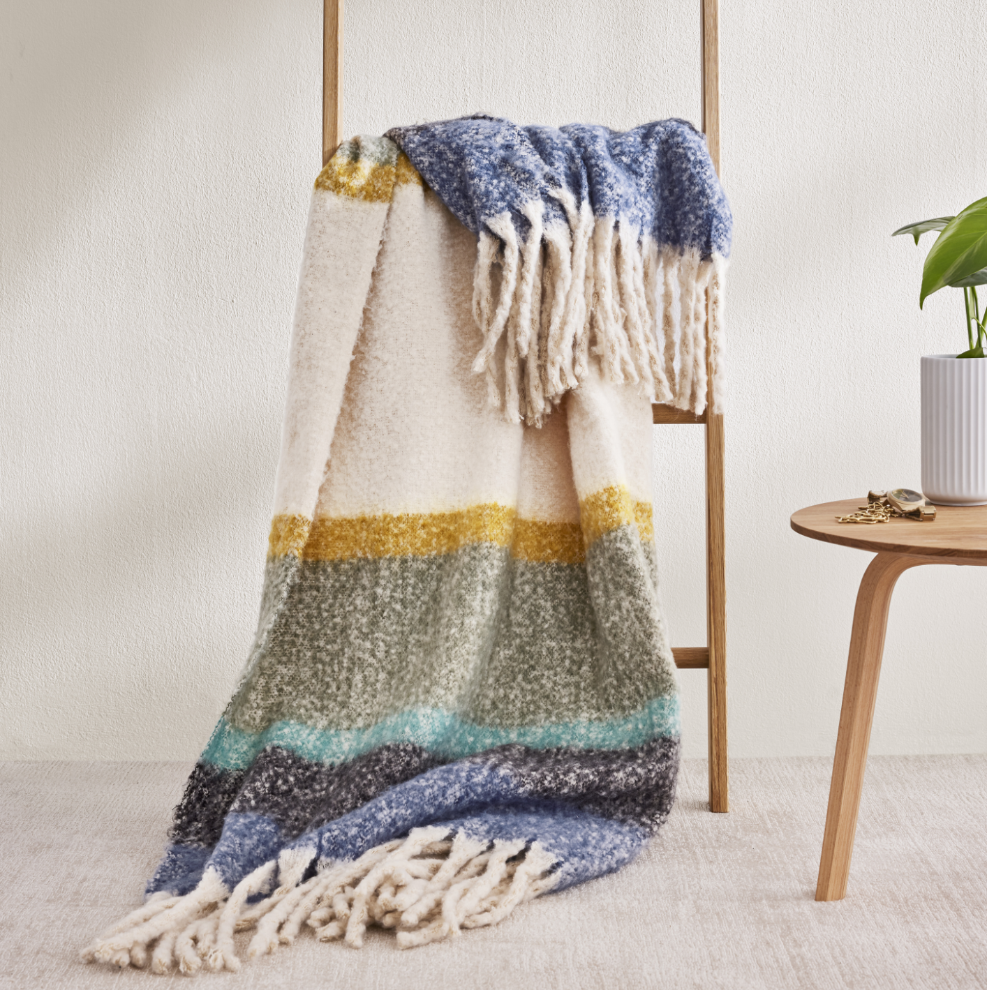 S.Oliver Fringed Blanket