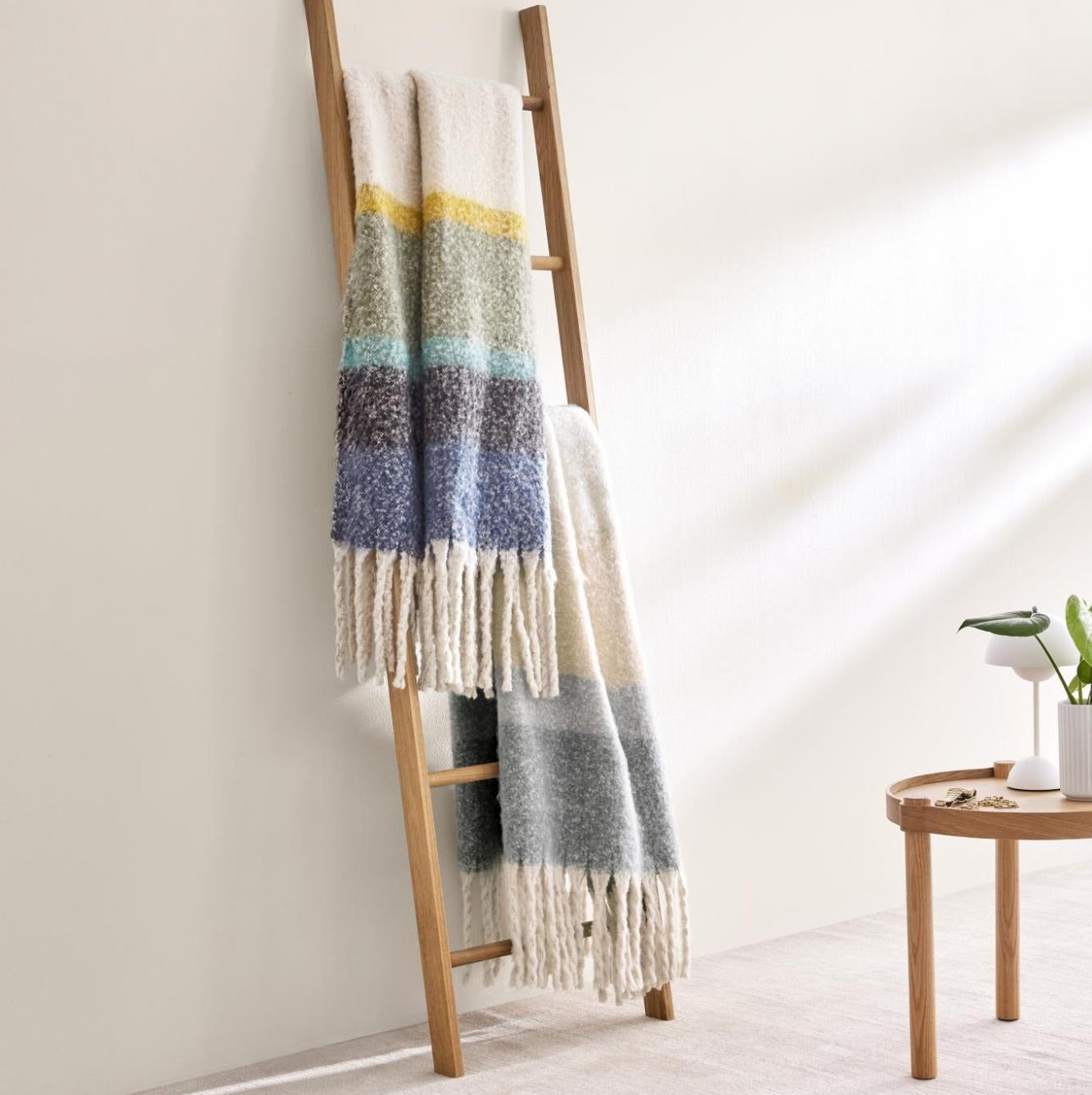S.Oliver Fringed Blanket