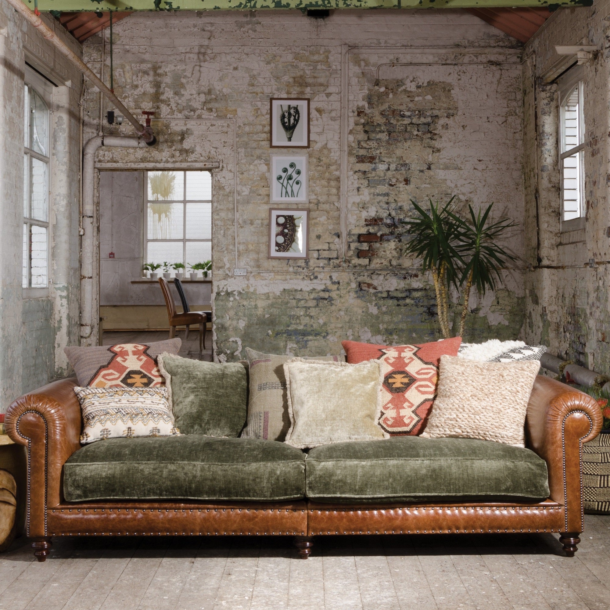 Constable Grand Sofa By Tetrad
